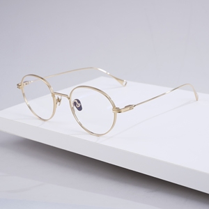 Montura de Gafas Redondas de Titanio Puro al por Mayor de Fábrica, Montura Óptica Vintage de Borde Delgado para Gafas Graduadas de Miopía - Product Image 3