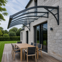 Auvent de restaurant extérieur en polycarbonate résistant avec cadre en aluminium et protection UV pour la pluie