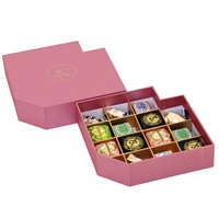 Boîte d'emballage en carton rigide avec logo personnalisé en relief, revêtement UV, matériaux recyclés pour les bonbons, les macarons, les aliments sucrés