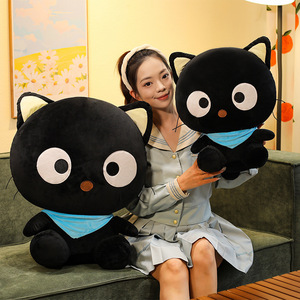 ตุ๊กตาแมวน่ารักดีไซน์ใหม่ สีเข้ม พร้อมผ้าพันคอ ตาโต นุ่มนิ่ม ของขวัญสำหรับเด็ก รับสั่งทำ ขายส่ง - Product Image 2