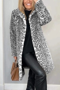 <span class=keywords><strong>Giacca</strong></span> di pelliccia con stampa <span class=keywords><strong>leopardata</strong></span> invernale alla moda cappotto da <span class=keywords><strong>donna</strong></span> con colletto finto pelliccia di volpe cappotto lungo in pelliccia sintetica - Product Image 4