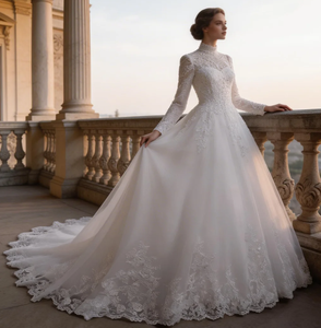 Elegante <span class=keywords><strong>Abito</strong></span> da Sposa Musulmano <span class=keywords><strong>in</strong></span> <span class=keywords><strong>Tulle</strong></span> con Maniche Lunghe, Applicazioni e Perline, Strascico a Cappella - Product Image 1