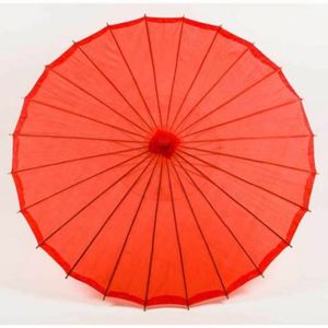Parasol artisanal rouge de 84 cm en bambou et papier de coton avec logo personnalisé pour les mariées et les demoiselles d'honneur - Product Image 3