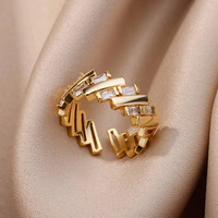 Bague géométrique en acier inoxydable plaqué or pour femme, design original, ajustable, idéale pour les fêtes, cadeau tendance
