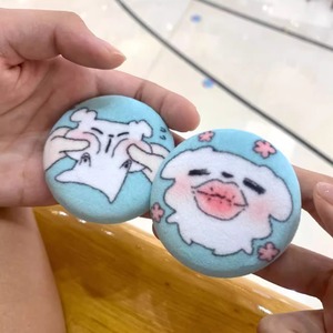 Pin Metálico Personalizado con Impresión de Identificación, Diseño Cuadrado de PU Suave con <span class=keywords><strong>Personajes</strong></span> de Dibujos Animados de Mariposas Rojas para Decoración, Pin Metálico Artesanal Kpop - Product Image 6