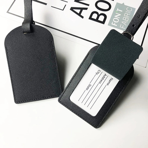 Etiquetas de identificación de equipaje de piel sintética al por mayor con cubierta de privacidad completa para hombres y mujeres, clips para maletas y bolsos. - Product Image 4