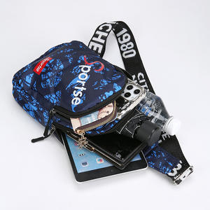 Sac de Poitrine Sportif pour Homme en Tissu Oxford Imperméable Camouflage Bleu – Sac Bandoulière Idéal pour les Loisirs et les Voyages – Collection Printemps 2025 - Product Image 2