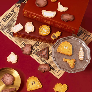 <span class=keywords><strong>Harry</strong></span> <span class=keywords><strong>Potter</strong></span> serie scatola cieca a forma di biscotto magneti da frigorifero MINISO Custom magneti da frigo per ciechi - Product Image 1