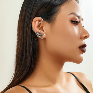 YW gros femmes à la mode Punk foncé Scorpion <span class=keywords><strong>Contour</strong></span> boucles <span class=keywords><strong>d</strong></span>'oreilles haute qualité nouveaux <span class=keywords><strong>bijoux</strong></span> - Product Image 6