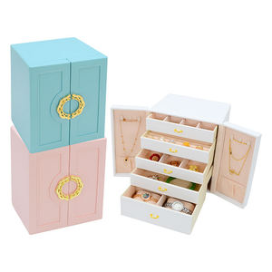 Estuche Moderno Rectangular para Guardar Joyas con Cierre Magnético y Diseño con Bisagras en Colores Azul Pastel y Rosa - Product Image 1