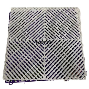 Baldosas entrelazadas de plástico resistente para garaje - Product Image 2