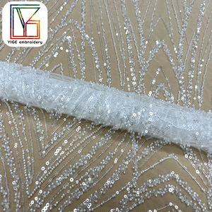 <span class=keywords><strong>Tulle</strong></span> francese <span class=keywords><strong>ricamato</strong></span> <span class=keywords><strong>bianco</strong></span> tessuto di pizzo da sposa con perline e paillettes per abito da sposa - Product Image 3