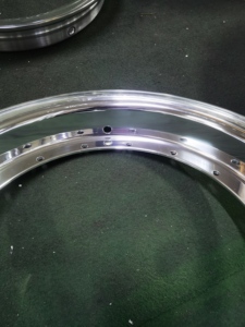 고강도 24인치 단조 합금 휠 배럴 3피스 승용차 휠 스텝 이너 배럴 내구성 있는 자동차 림 부품 - Product Image 1