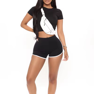 Completo Sportivo Slim da Donna: T-shirt e <span class=keywords><strong>Pantaloncini</strong></span> in Cotone Nero con Stampa Delfino per Jogging e Allenamento - Product Image 3