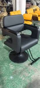 Gran oferta, silla <span class=keywords><strong>de</strong></span> peluquero moderna totalmente negra, venta al por mayor, equipo <span class=keywords><strong>de</strong></span> salón, <span class=keywords><strong>muebles</strong></span> para salones <span class=keywords><strong>de</strong></span> belleza, construcción <span class=keywords><strong>de</strong></span> Metal - Product Image 5