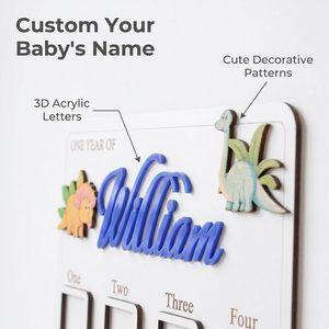 Tableau photo personnalisé en bois et acrylique avec emplacements pour 12 mois, lettres découpées au laser en relief 3D pour les étapes importantes de la première année de bébé - Product Image 3