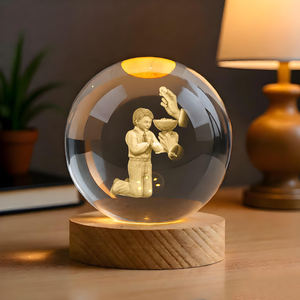 Lampe de nuit en cristal de qualité supérieure, vente en gros d'usine, boule de verre gravée au laser 3D, décoration de bureau et de maison, veilleuse avec base en <span class=keywords><strong>bois</strong></span> LED - Product Image 4