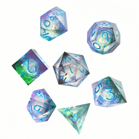 Ensemble de dés Feeron Liquid Core Dragon Eye D&D - 7 pièces en résine polyédrique durable, comprend un gobelet à dés et une boîte, cadeau sur le thème de Noël