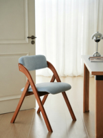 Chaise de salle à manger en bois massif de style mi-siècle, dossier en similicuir français, écologique et durable, pour hôtel et usage domestique, design rétro et décontracté