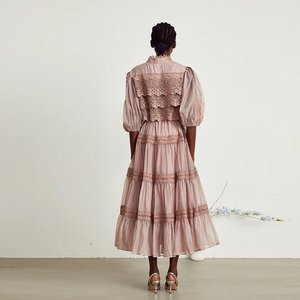 Maxi vestido con mangas abullonadas detalladas de encaje bordado elegante personalizable tela de gasa de estilo dulce para ocasiones formales - Product Image 5