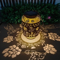 Lampe solaire d'extérieur étanche en métal ajouré, style rétro nostalgique, décoration suspendue pour jardin, cadeau de vacances