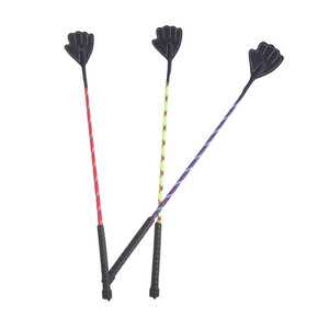 Juguetes de entrenamiento con forma de mano para perros, gatos y otras mascotas, incluyendo palos de adiestramiento para perros, venta al por mayor de fábrica. - Product Image 1