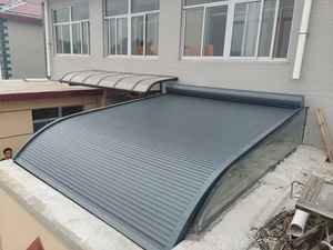 Efficacité thermique supérieure <span class=keywords><strong>Tuiles</strong></span> de toiture isolées Fonctionnement manuel en aluminium léger avec cadre blanc Matériau de voile en PVC - Product Image 2