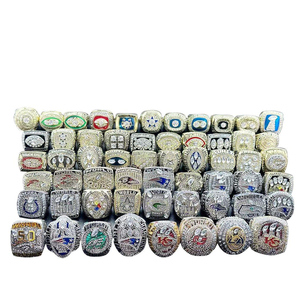 Set di 57 Anelli del Campionato 1966-<span class=keywords><strong>2022</strong></span> con Mini Trofeo da 10cm, Anello da Collezione per Tifosi <span class=keywords><strong>NFL</strong></span>, Disponibile - Product Image 2