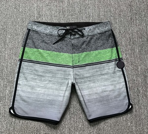 Shorts de sport pour hommes tendance et personnalisés, en nylon et élasthanne à séchage rapide, pour le badminton et la salle de sport - Product Image 1