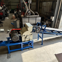 Machine à sciure de bois avec moteur et engrenage pour le traitement des copeaux de bois dans une ligne de production de granulés 5500W Capacité 2-3t