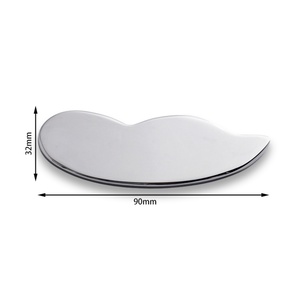 Herramienta de Masaje Facial Compacta de Alta Gama con Forma de Nube y Superficie Metálica - Product Image 4