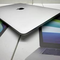 MacBook Air d'occasion de qualité supérieure A1932 13 pouces 8 Go 256 Go Argent Ordinateur portable fin pour étudiants et bureau