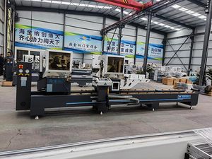 550 CNC Doppelkopf schneid säge maschine für Aluminium fenster-und Tür profile 45-und 90-Grad-Sägen - Product Image 3