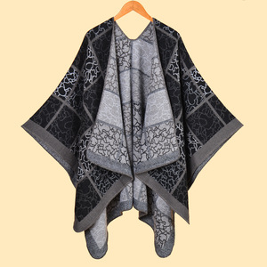 Vente en gros Hiver Tricoté Femmes Cape Étoles Wrap Plaid Jacquard Surdimensionné Poncho Cape Châle - Product Image 5