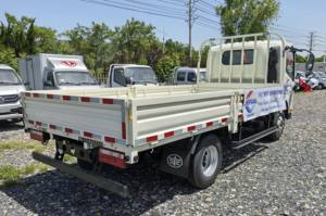 Vente chaude Euro 2 Camion Diesel Entraînement à roue droite Rangée simple Opération manuelle chinoise - Product Image 5