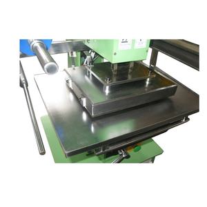 Machine à embosser semi-automatique pneumatique 220V pour boîtes en carton et papier, imprimante de cartes pour transferts thermiques – État neuf - Product Image 3