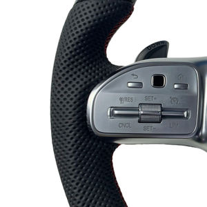 Volante de Fibra de Carbono para <span class=keywords><strong>Mercedes</strong></span> Benz C200 C300 E200 E300 GLC CLS, Cuero Perforado Personalizado, <span class=keywords><strong>Precio</strong></span> al por Mayor - Product Image 2