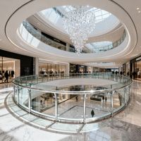 Système de balustrade moderne en acier inoxydable personnalisé pour centres commerciaux, garde-corps en verre, poteaux de colonne, utilisation intérieure/extérieure