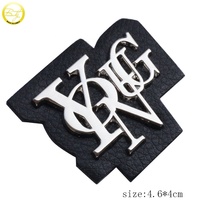 Fabricant de vêtements personnalisés Etiquettes à bagages en cuir noir avec patchs logos pour baskets Paillettes brodées en 3D pour chapeau