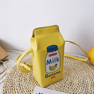Nouveau design imprimé, petit sac à bandoulière mignon et adorable en forme de fraise, <span class=keywords><strong>banane</strong></span>, lait, fermeture éclair, imperméable, en cuir PU - Product Image 6