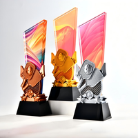 Trofeo de Cristal Degradado Rosa-Naranja para Pickleball con Pala de Resina