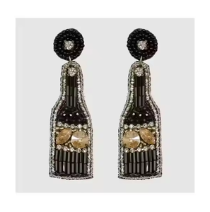 Boucles d'oreilles pendantes faites à la main avec des perles, boucles d'oreilles uniques en perles de rocaille, bijoux bohèmes, boucles d'oreilles artisanales pour femmes - Product Image 1