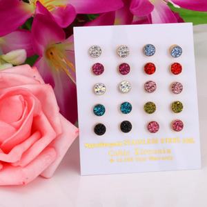 Lot de Boucles d'Oreilles Fantaisie en Gros pour Filles, Fournitures Personnalisées pour la Fabrication de Boucles d'Oreilles, Clous d'Oreilles Colorés Plaqué Or avec Diamants - Product Image 2