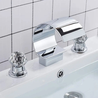 De luxe Cascade Double Cristal Poignée Or Baignoire robinet pont monté trois trou 3 pièce large angle De Bain baignoire Robinets ensemble