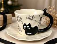 Tasse et soucoupe en céramique gaufrée motif chat noir floral dessiné à la main, avec poignée unique en forme de queue de chat, ensemble mug à café et latte