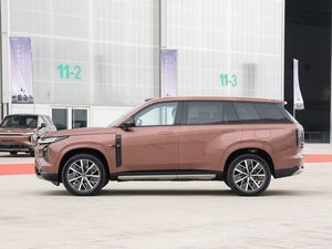 Prix le plus bas GAC Trumpchi Aion S7 205 km Max Smart Driving Edition Véhicule électrique hybride rechargeable SUV 5 places Voiture d'occasion - Product Image 3