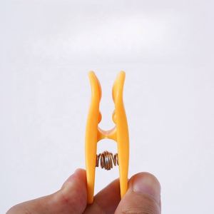 Pinces à linge robustes en plastique avec ressort puissant – Lot portable en vrac pour le linge, le camping et le stockage alimentaire, impression sérigraphique - Product Image 4