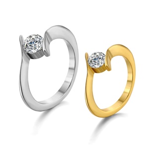Anillo de Acero Inoxidable 316L Plateado en Oro de 18K al por Mayor, Anillo de Boda con Diamantes para Chicas y Mujeres - Product Image 4