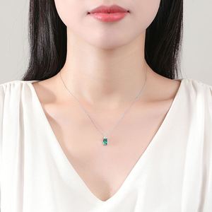 Juego de Joyería de Plata con Baño de Rodio de Alta Calidad, Corte Esmeralda de 5*7mm, Collar y Aretes de Zirconia, Regalo para Bodas y Fiestas - Product Image 6