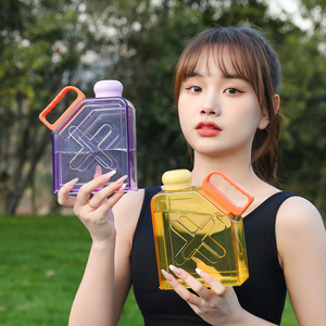 ขวดน้ำทรงเหลี่ยมขนาด 1000 มล. รุ่นหรูหรา ปี 2026 ขายส่ง พร้อมโลโก้สั่งทำพิเศษ ขวดกีฬาออกกำลังกายความจุขนาดใหญ่ พร้อมหูจับและฝาปิดแบบหลอดดูด - Product Image 2
